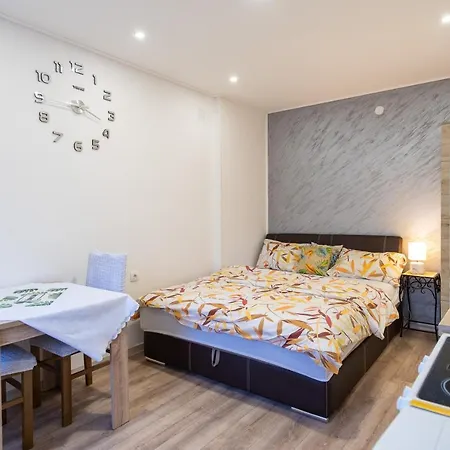 Solar Apartment *